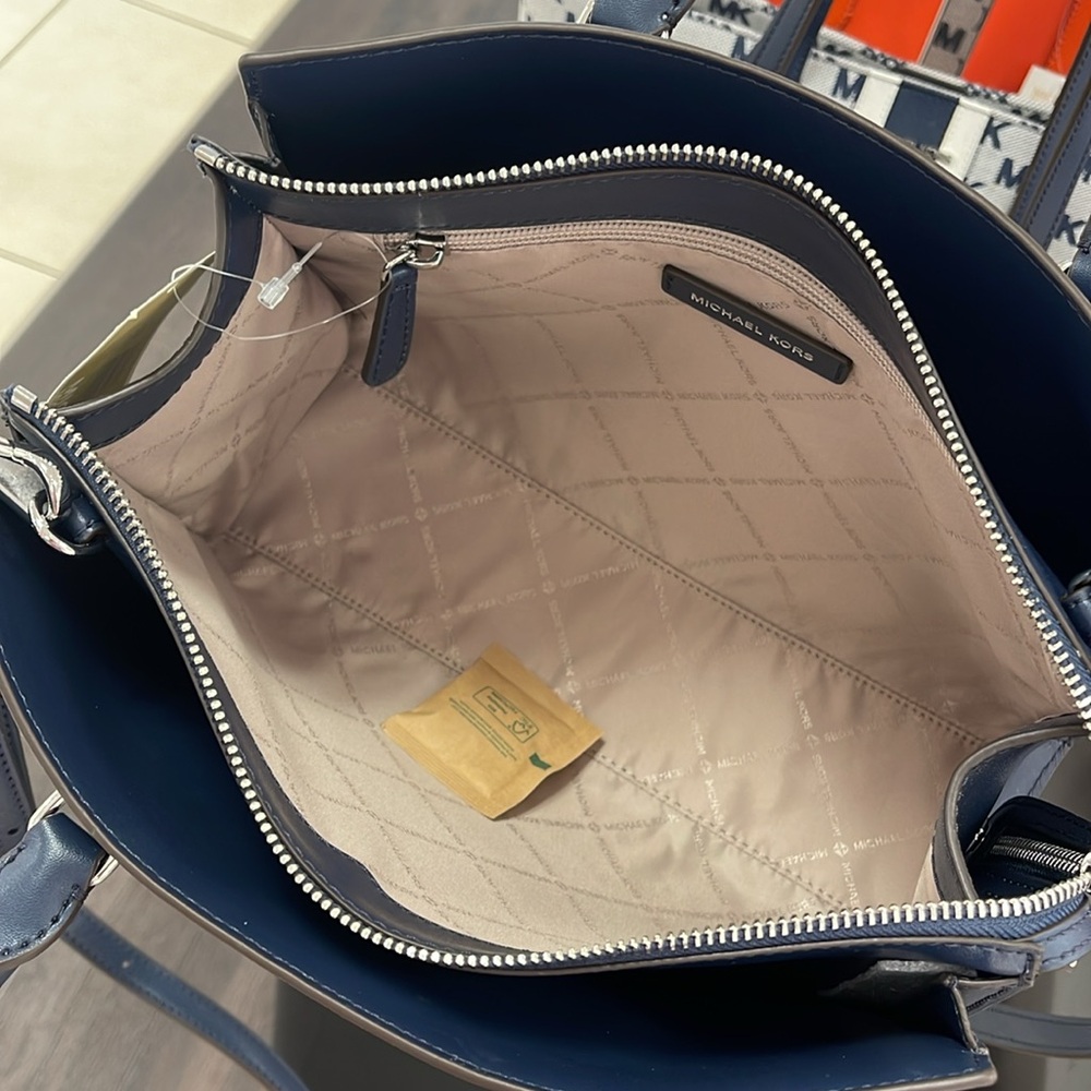 Michael Kors Sheila Medium Center Zip Satchel Crossbody Bag
Navy 
NWT - Picture 12 of 16